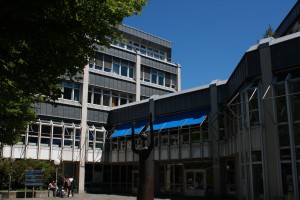 Städtisches Münchenkolleg: Das AntonFingele-Zentrum vom Eingang gesehen