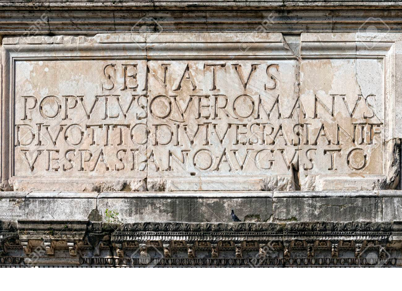 Настоящее латынь. Древнеримские надписи. Античные надписи. Древние римские надписи. Надписи древнего Рима.