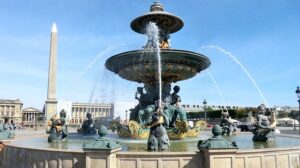 Der Place de la Concorde ist der größte Platz in Paris.