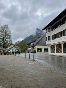 Während der Spielzeit reisen tausende Menschen nach Oberammergau